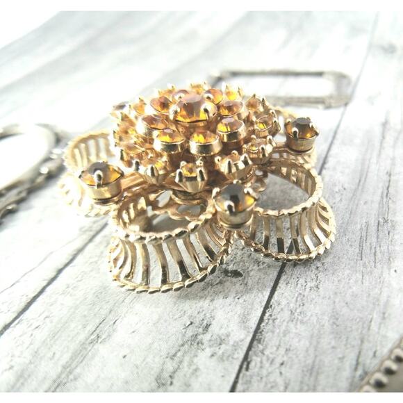 Vintage Barclay Brooch - 1940s - Openwork Rhinestone Brooch - Picture 4 of 7